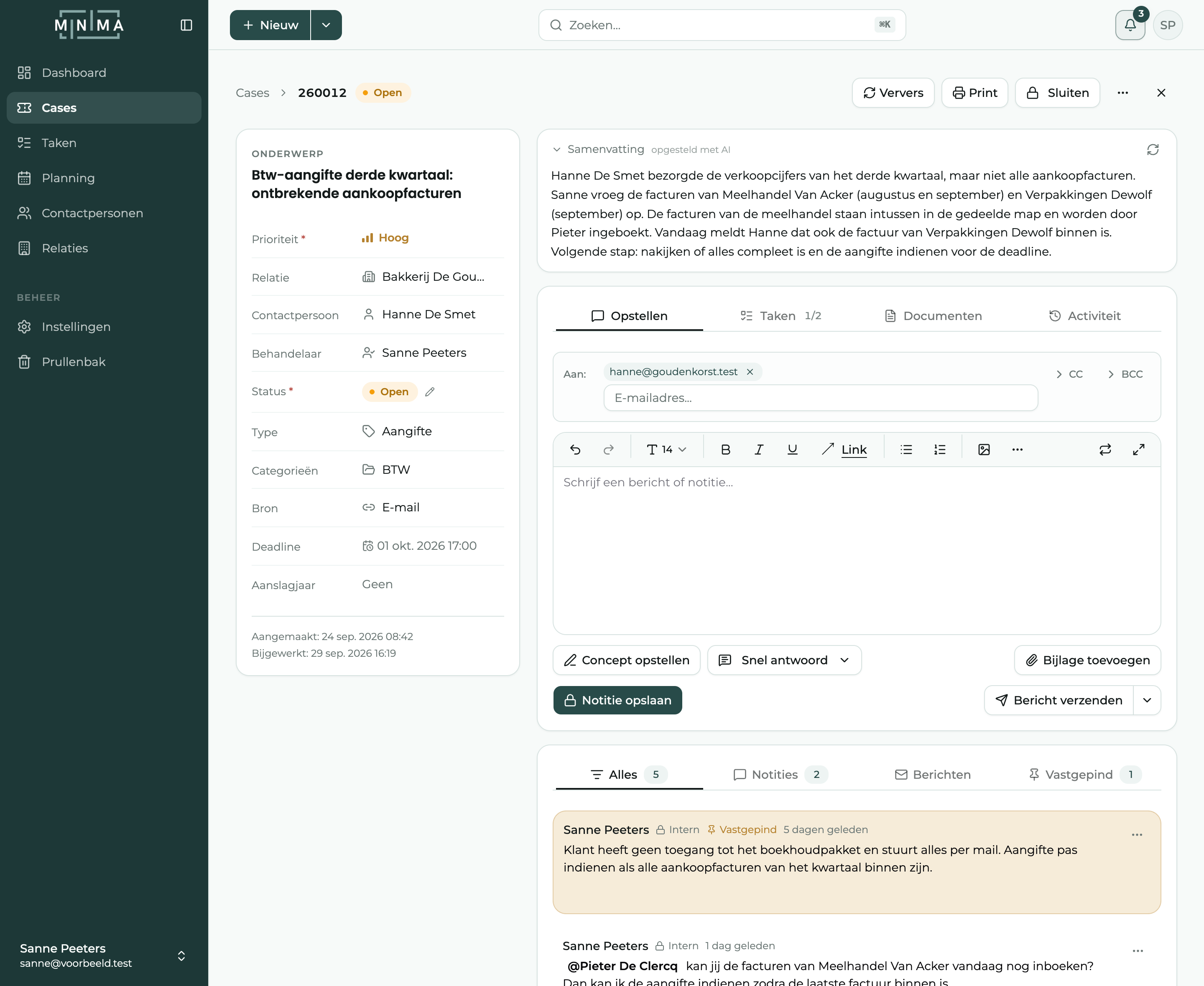 Een geopende case met links de gegevens en rechts de samenvatting, het tekstvak en de tijdlijn