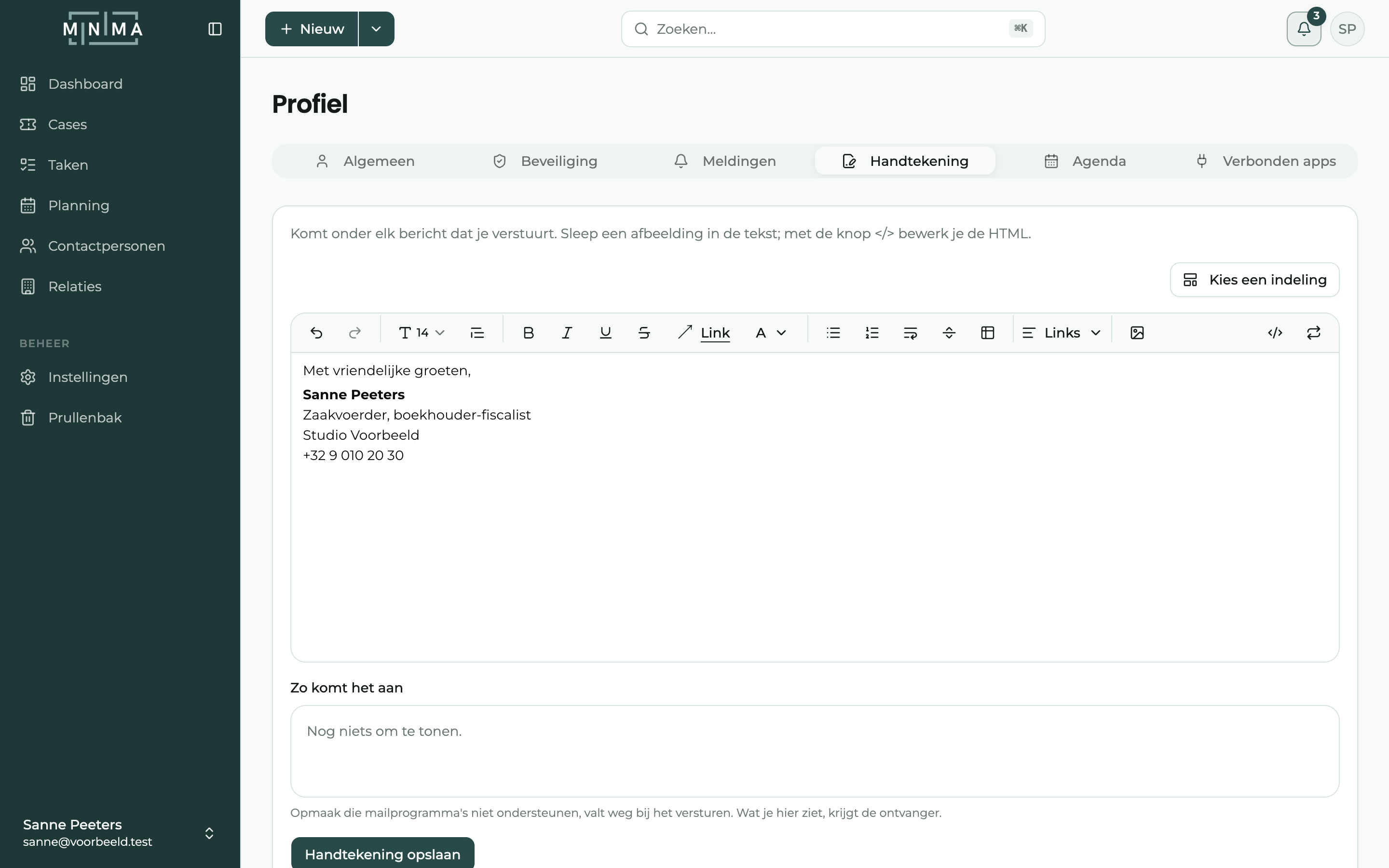 De handtekeningeditor met rechts een voorbeeld van hoe de mail aankomt